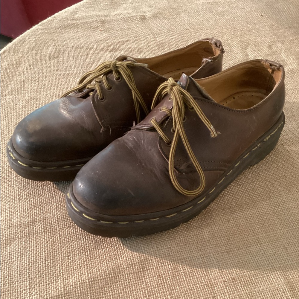 Brown Dr Marten’s oxford shoes
